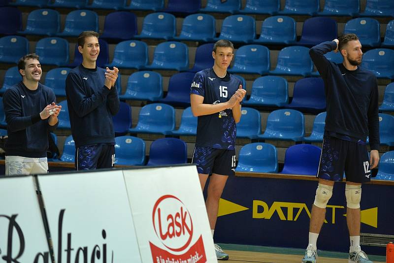 Volejbalisté zlínské Fatry (modré dresy) nestačili na Liberec v poměru 1:3 na sety.