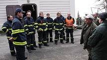 Výjimečné cvičení absolvovali ve čtvrtek 10. prosince krajští hasiči ve Zlíně. Přímo v areálu zoo Lešná zkoušeli evakuovat pavilon koní a ptactva, který zasáhl simulovaný požár.