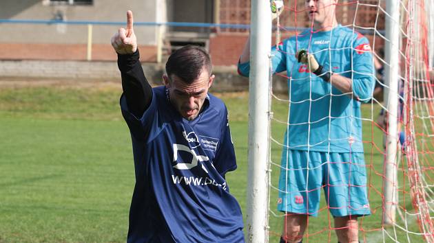 Zkušený malenovický útočník Petr Páleníček skóroval třikrát do sítě Fryštáku i Veselé. Foto: pro Deník/Jan Zahnaš