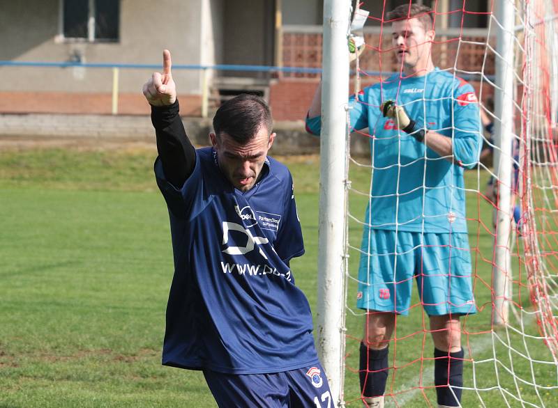 Zkušený malenovický útočník Petr Páleníček skóroval třikrát do sítě Fryštáku i Veselé. Foto: pro Deník/Jan Zahnaš