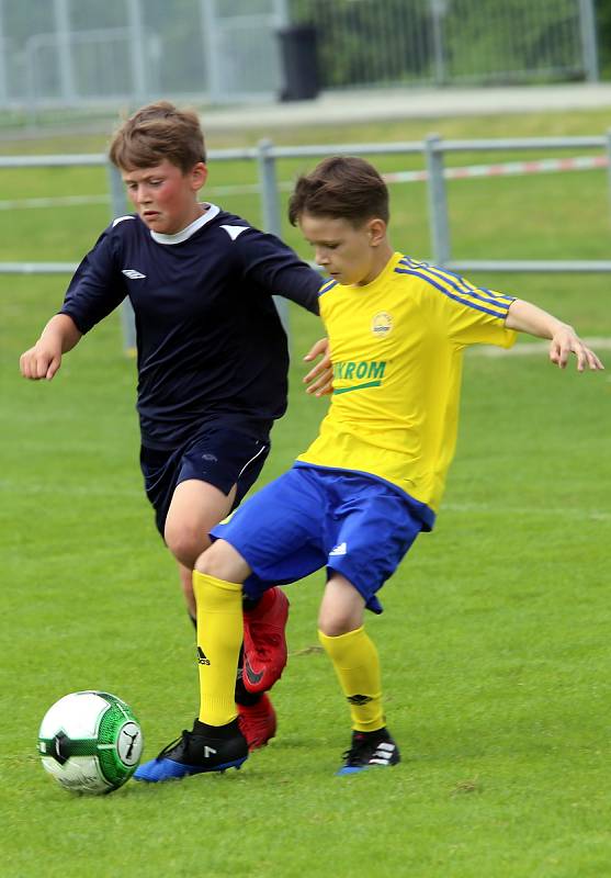 Fotbal McDonlads Cup. Krajské kolo Vršava Zlín. ZŠ Komenského Zlín (žlutí) - ZŠ Oskol Kroměříž mladší