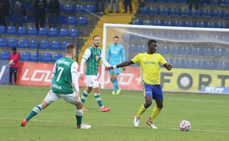 Fotbalisté Zlína (žluté dresy) v 14. kole FORTUNA:LIGY hráli s Jabloncem nerozhodně 0:0.