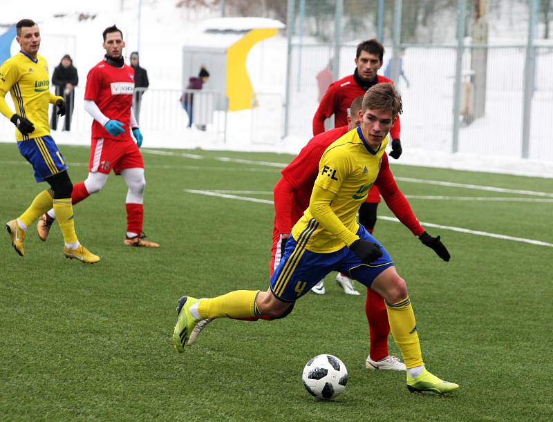 Fotbalisté Zlína (ve žlutých dresech) v úvodním přípravném zápase letošního roku porazili Zlaté Moravce 2:0