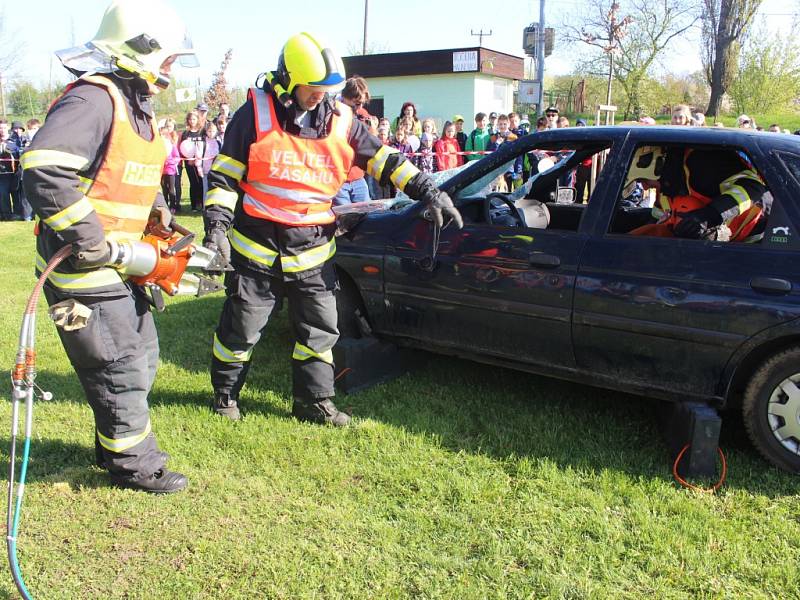 Potřinácté se děti z regionu bavily na Dni Salvatora. Místo dění – Otrokovice Štěrkoviště