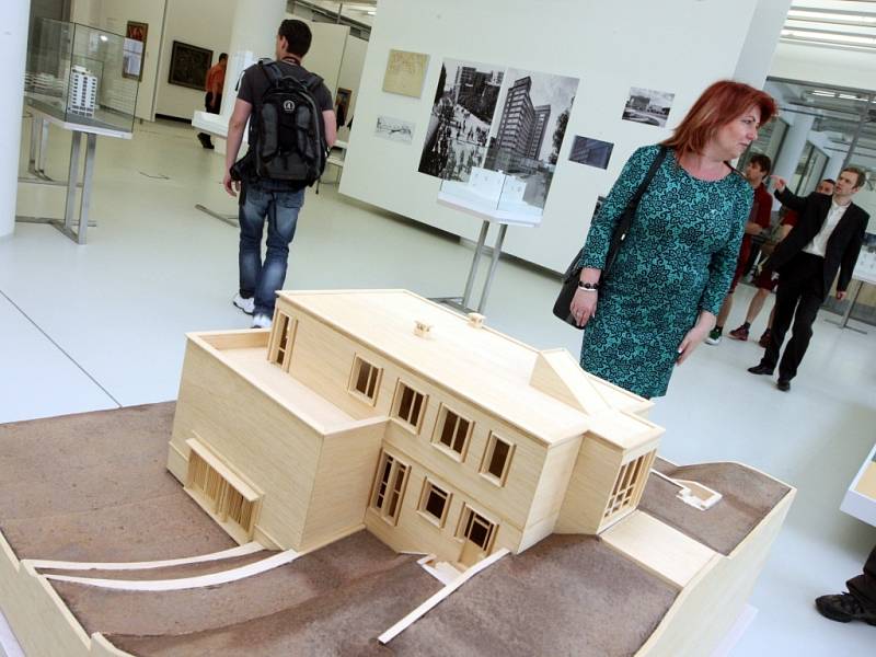 Baťův institut 14-15. Stálá expozice krajské galerie.