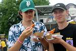 Napajedelský burger festival na radničním nádvoří.