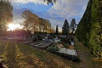 Na hřbitovech se připravují na Dušičky Hřbitov Kvítkovice - Otrokovice.