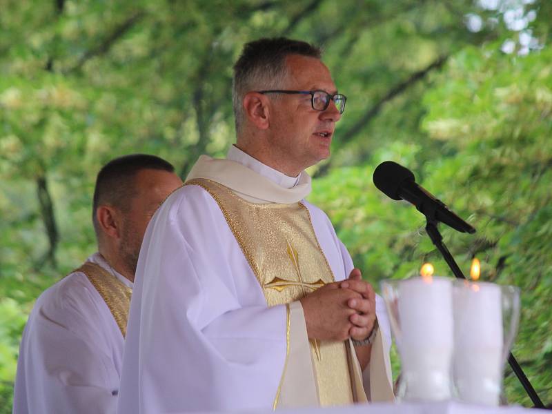 Mše svatá k svátku Těla a Krve Páně ve zlínském Parku Komenského. 23.6.2019