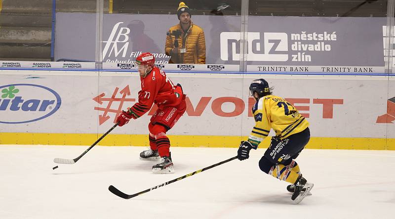 Hokejisté Zlína (žlutomodré dresy) poprvé v sezoně porazili Frýdek-Místek.