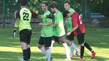 Fotbalisté Slopného (zelené dresy) si v Lize4 poradil s Drnovicemi, které díky hattricku Martina Váni zdolal 3:2. Foto: pro Deník/Jan Zahnaš