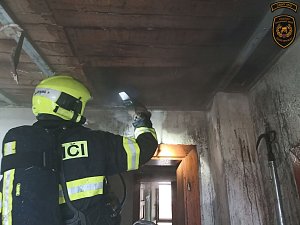 Hasiči zasahovali u požáru rodinného domu na Kudlově. Škoda 1,5 milionu