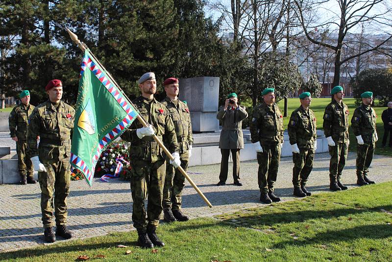 Slavnostní akt předávání praporu aktivním zálohám se konal v Den válečných veteránů 11. listopadu.