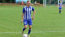 Fotbalisté Kvítkovic (modro-bílé dresy) v Mol Cupu prohráli s Třincem 1:5.