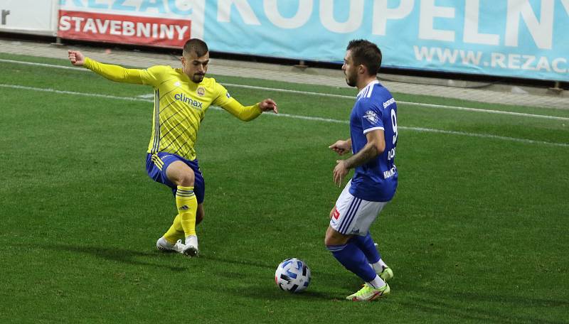 Fotbalisté Zlína (žluté dresy) v 15. kole FORTUNA:LIGY prohráli na hřišti Mladé Boleslavi 0:1.