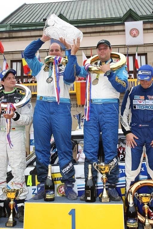 Vyhlášení vítězů 44.ročníku Barum Czech Rally na náměstí Míru ve Zlíně.