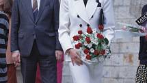 Po rozchodu s princem Charlesem média zajímalo zejména to, kdo se stane Dianiným novým přítelem. V letech 1995 až 1997 chodila s pakistánským chirurgem Hasnatem Khanem. V roce 1997 se dala dohromady s obchodníkem Dodim al-Fayedem.