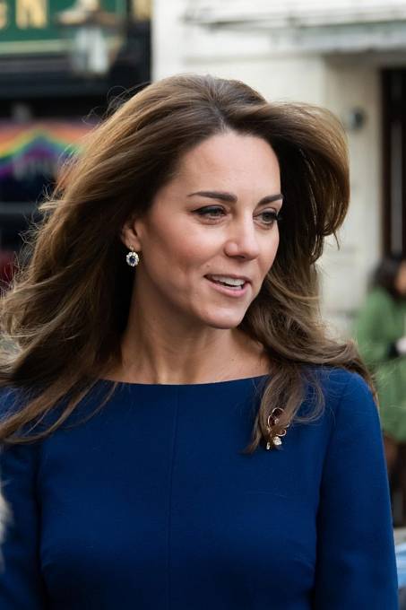 Plán na stěhování do její rodné země přichází několik dní poté, co Kate Middleton opustila svého manžela kvůli jeho nenechavým prstům. Královská rodina tak přišla o dvě nejvýznamnější tváře.