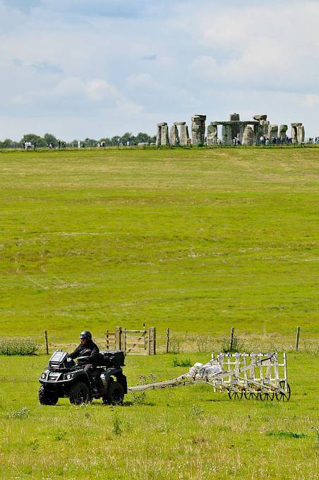 Archeologický výzkum v okolí Stonehenge přinesl překvapivé výsledky. 