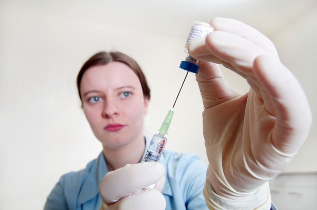 Vědci již vyvíjí nové druhy očkování, které budou fungovat i na mutace.