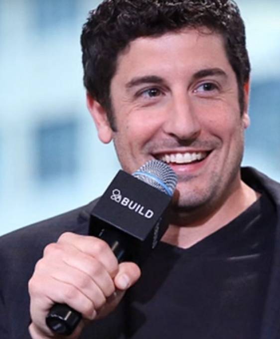 Jason Biggs, který hrál Jima, si hlavní roli odkroutil ještě v Křupanovi. Dál sice hraje, ale větší role než byl Jim se mu už nepoštěstila.