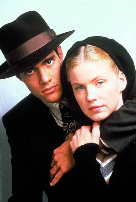 Jako slavná kriminálnice ve filmu Bonnie & Clyde (1992)