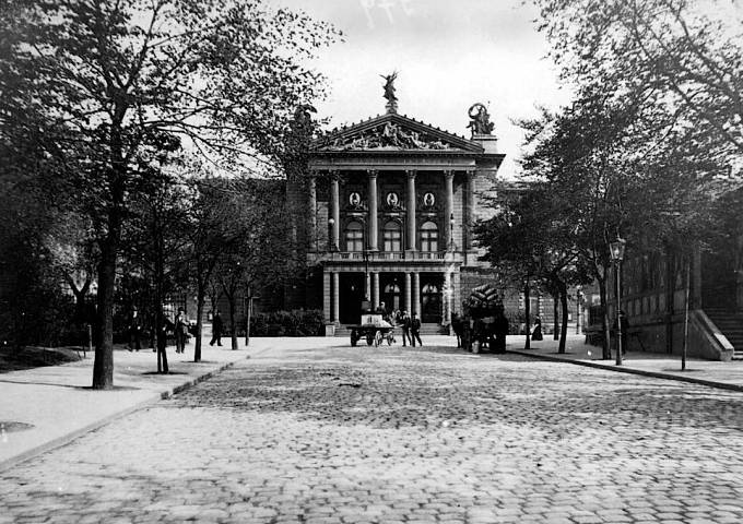 Státní opera 1910 - čelní pohled