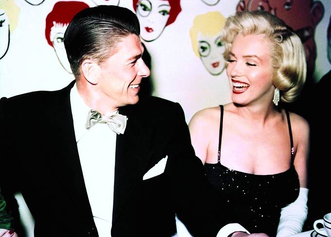 Po rozvodu se nevyhýbal krásným ženám. Pletky měl prý také s Marilyn Monroe. Ta zkrátka měla čich na prezidenty...