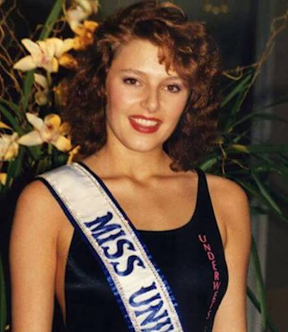 Norka Mona Grudt nosila korunku za rok 1990.