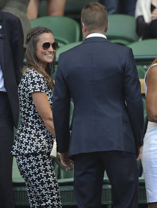 ... stačilo se trochu pootočit a je jasno: Beckhama zaujala Pippa Middleton.