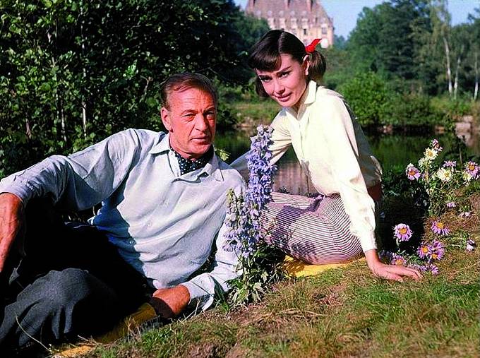 Audrey Hepburn sváděl v komedii Odpolední láska (1957).