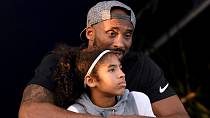 Basketbalový hráč Kobe Bryant zemřel také při pádu helikoptéry, a to spolu se svou dcerou Giannou.