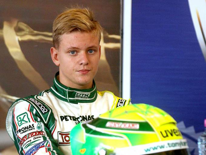 Mick Schumacher jde v otcových šlépějích. 