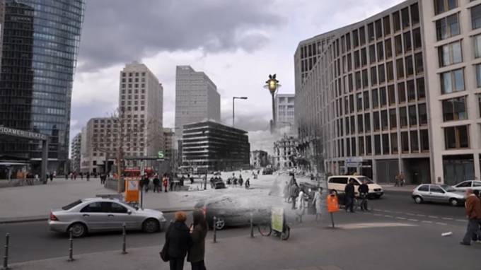Checkpoint Charlie, bývalý přechod, během druhé světové války a dnes.