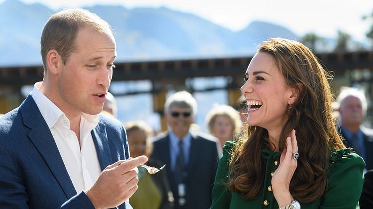 He slapped his pocket!  The prize of Prince William’s gift to Kate on their anniversary shocks