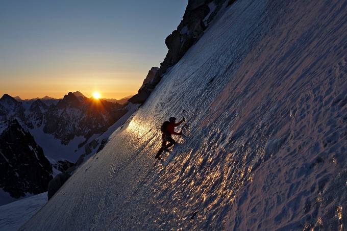 Pro mnoho horolezců představuje Chamonix životní cíl. Sen, který si musí splnit. Třeba během jedenáctidenní Tour du Montblanc se hora obejde s převýšením přes 9 tisíc metrů a přes 11 průsmyků.