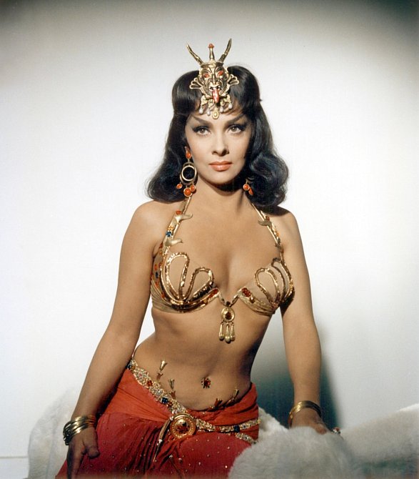 32 let: Ne, to není Kleopatra. Gina si zahrála s Yulem Brynnerem ve filmu Šalamoun a královna ze Sáby (1959).