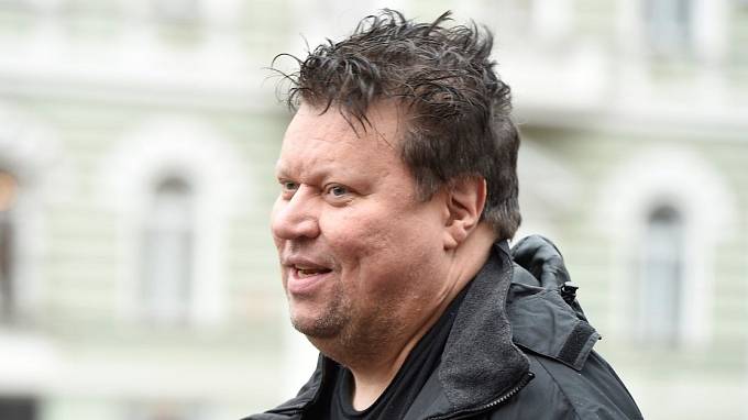 Timo Tolkki má psychické problémy a hrozí, že Dominiku opět stáhne na dno.