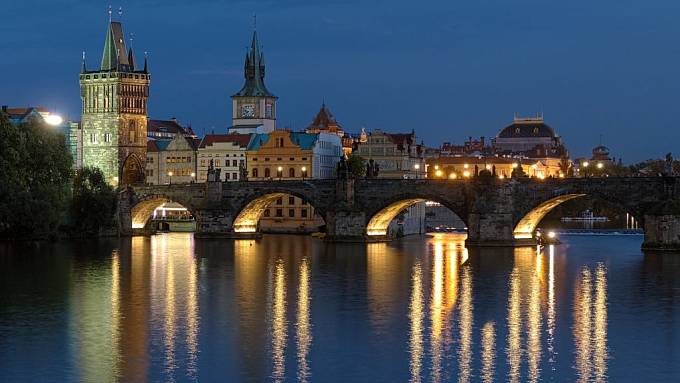 Ať je léto, nebo zima, Praha stále láká turisty nejvíc.