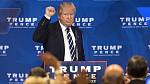  Donald Trump leaves the stage after outlining his healthcare plan during a speech to supporters in King of Prussia, Pennsylvania on November 1, 2016.