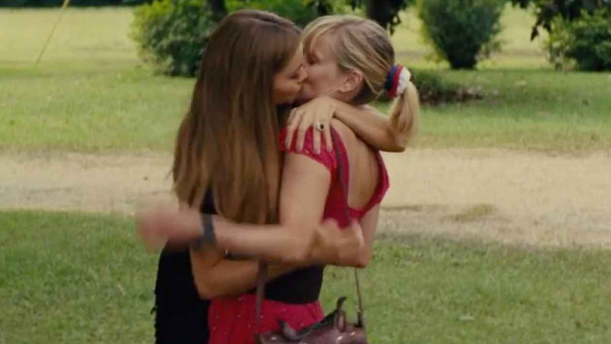 Reese witherspoon lesbian kiss