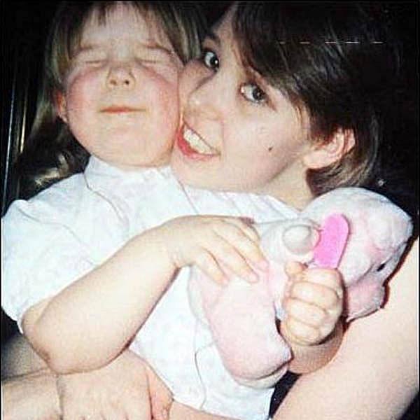 Vicky se svou dcerou Kirsty v roce 1989