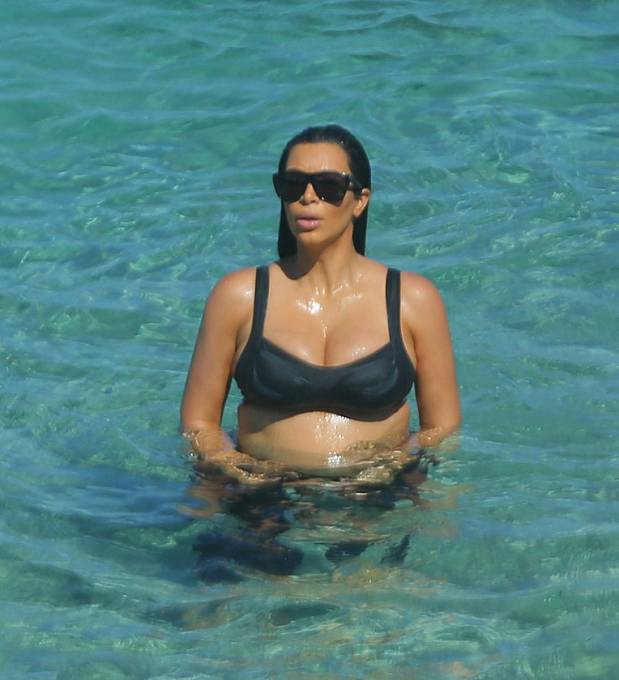 Kim Kardashian na dovolené na ostrově Svatý Bartoloměj.