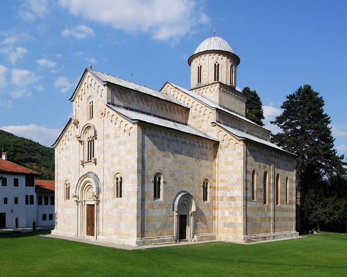 Pýchou kláštera je 30 metrů vysoký kostel. Díky němu je komplex na seznamu UNESCO. 