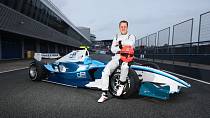 Michael Schumacher prodělal před osmi lety takřka fatální nehodu.