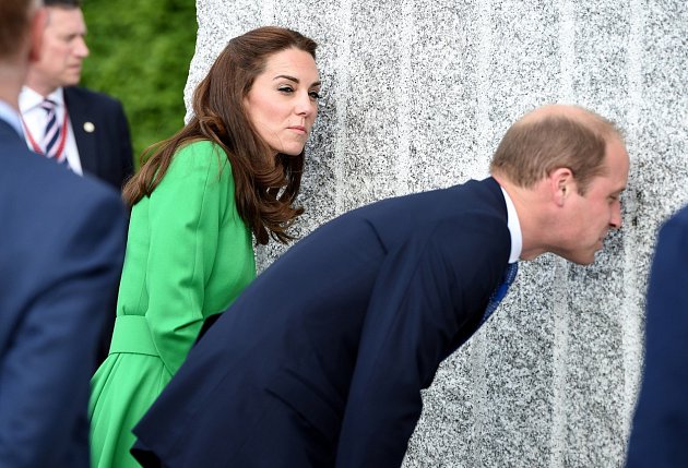 Princ William s manželkou Kate.