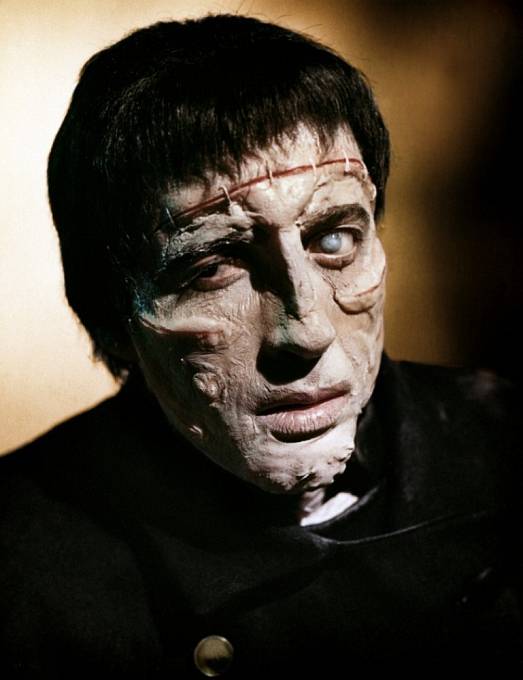 35 let: Jako monstrum v hororu Frankensteinova kletba (1957)