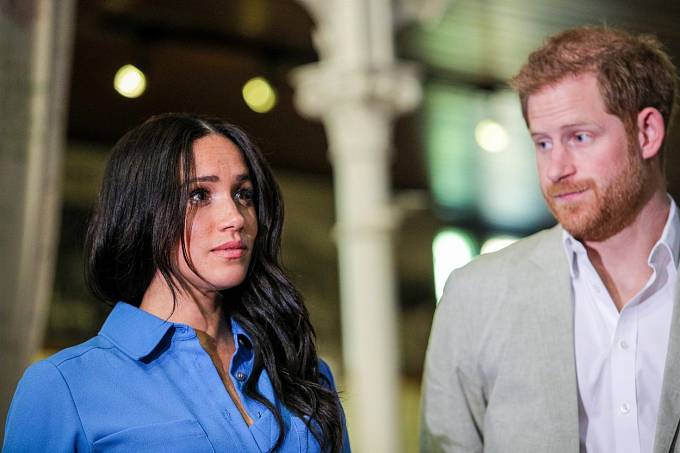 Přátelé doufají, že jí "spolutěhotná" Meghan se všemi obtížemi pomůže, aby se Kate cítila líp a nestrádala tolik. Když jsme u Meghan, Kate je radostí bez sebe, že budou mít děti ve stejném věku.