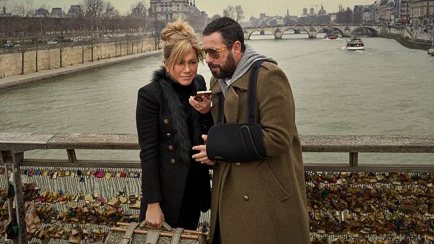 Jennifer Aniston a Adam Sandler v novém filmu Vražda v Paříži