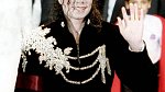 Michael Jackson na Cannes dva roky po obvinění ze zneužití.