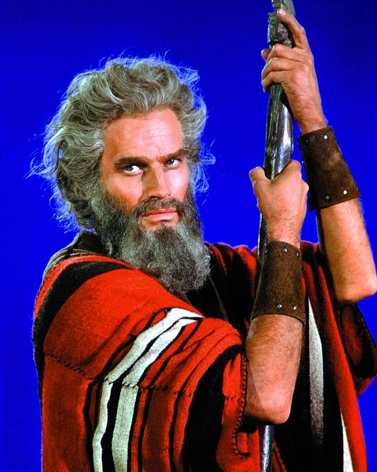 Jako Mojžíš ve filmu Desatero přikázání (1956) 